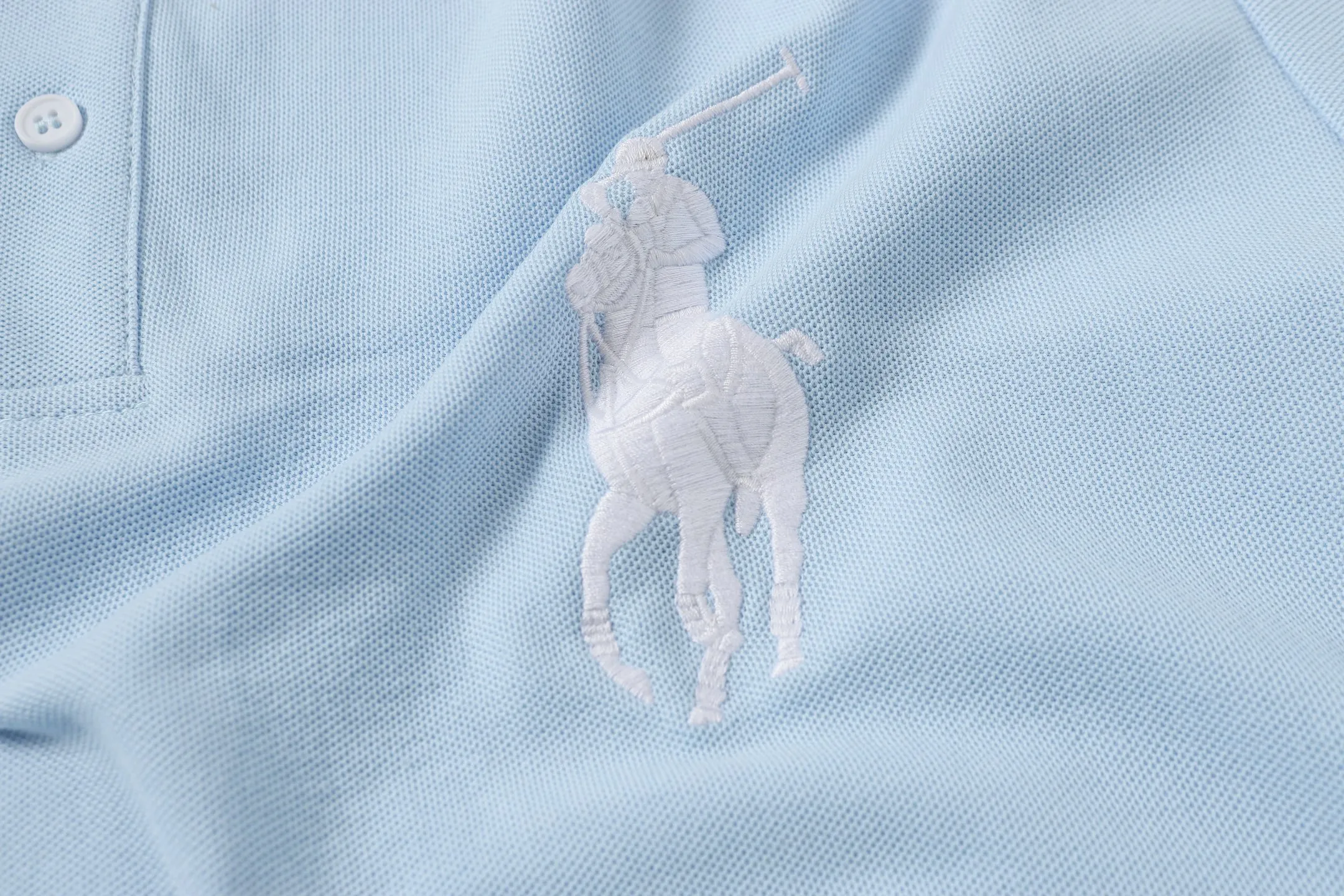 P150 Style No.: A012 [Ralph Lauren Classic Logo Embroidered Polo Shirt] ✅250g fine cotton pique fabric, custom-woven and dyed threads ✅Original stickers Scan the QR code to enter the official website ✅Large version, loose and stylish, can wear up to 210 pounds Color: Black White Navy Blue Sky Blue Dark Gray Floral Gray Size: S-XL
